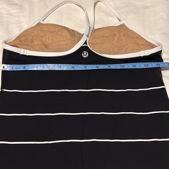Lululemon power tank top, size 06 - Picture 6 of 7